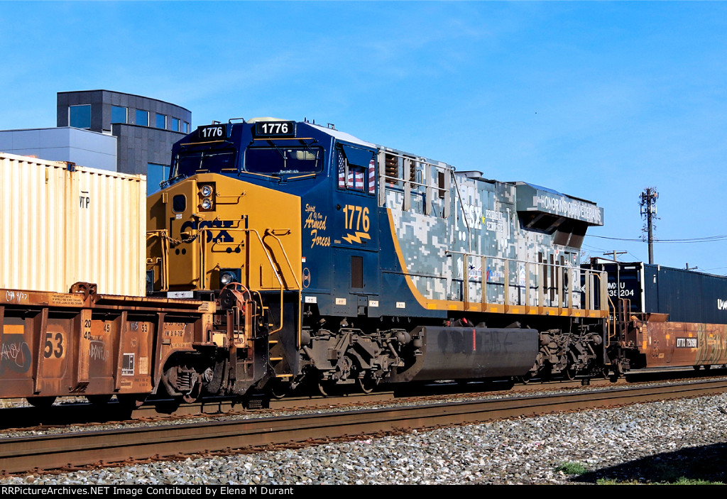 CSX 1776 on I-010